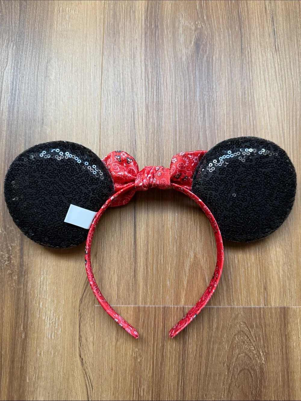 NWOT Disney Sequin Minnie Mouse Ear Headband with Red Bandana Bow
